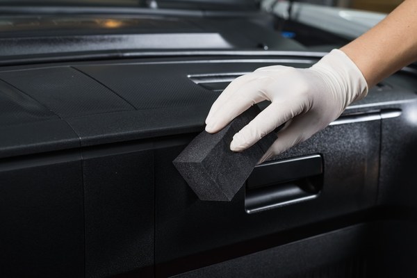 Профессиональная защита пластиковых поверхностей автомобиля.